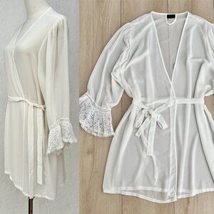Vintage Seductivewear by Cinema Etoile Off-White Chiffon Robe w/ Lace Trim Small